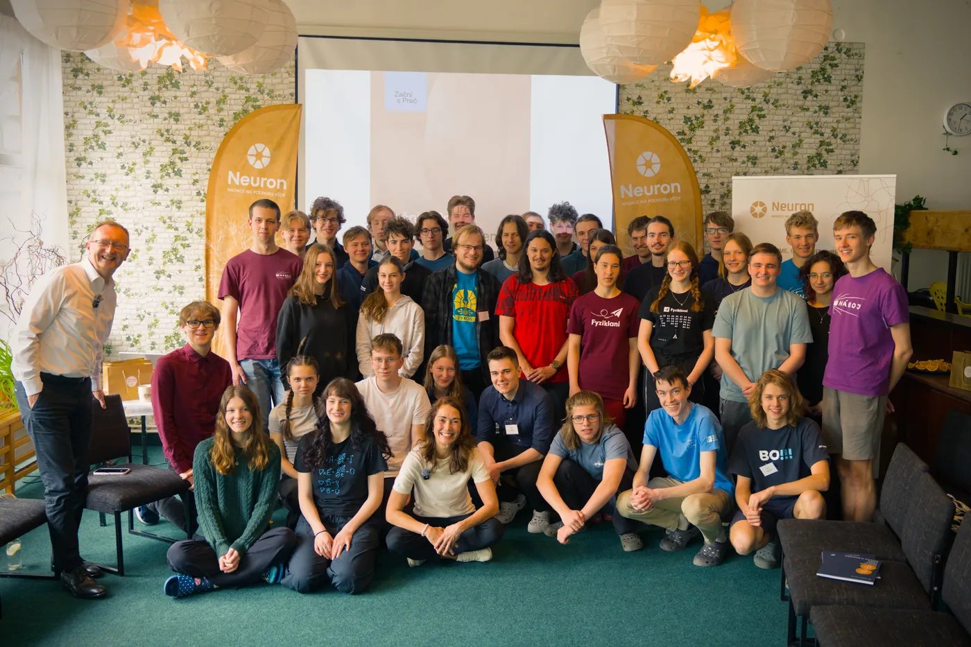 Participants of a Neuron Foundation science camp