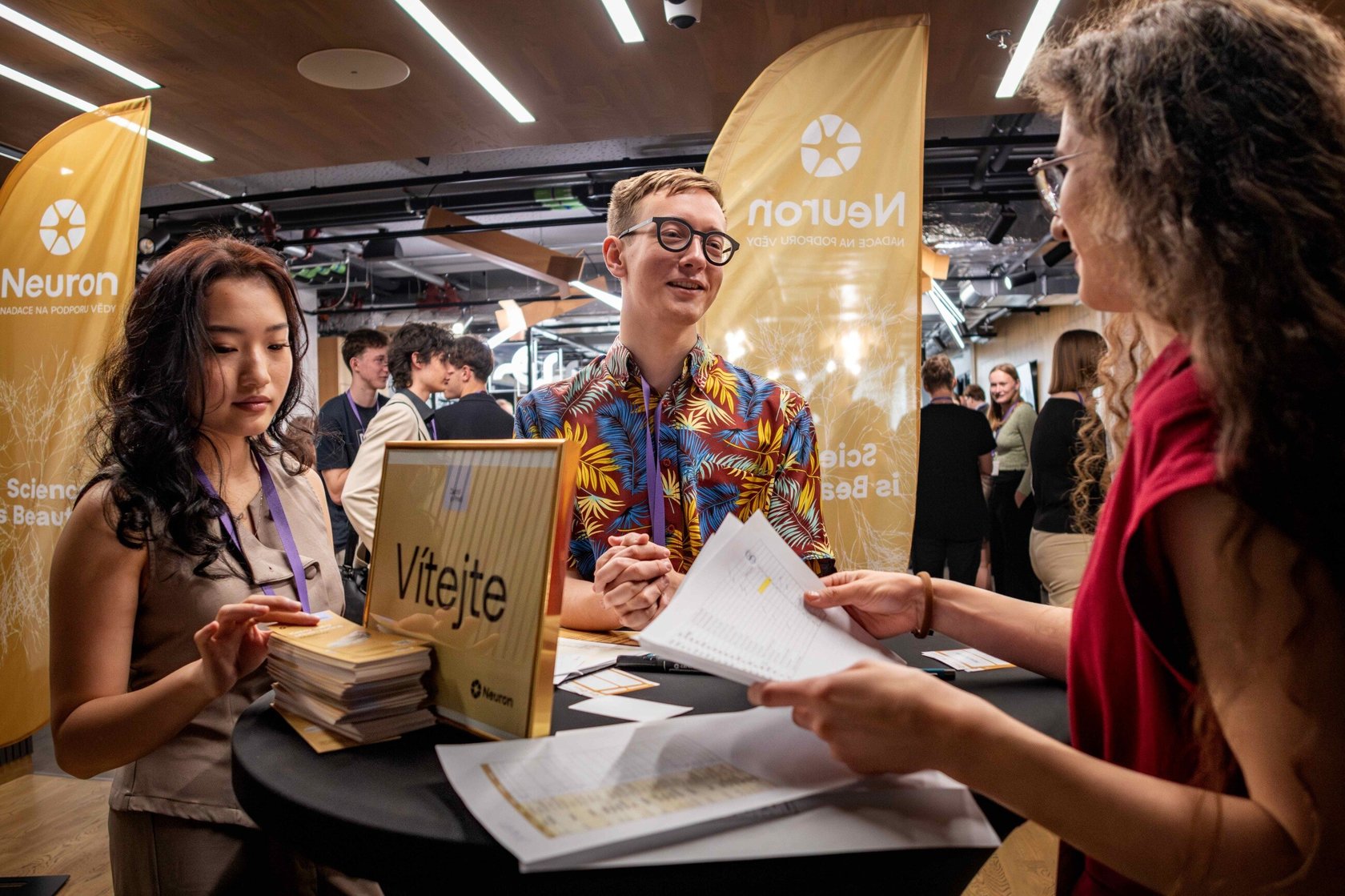 Neuron pořádal Speed Dating s vědci, aby inspirovali novou generaci
