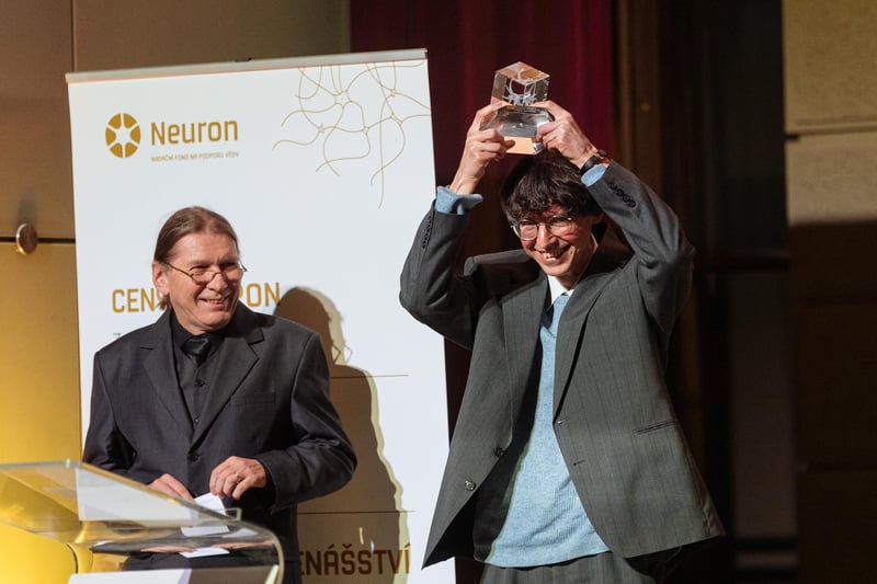 How to get a whale into a swimming pool, or Jan Nekovář for Neuron