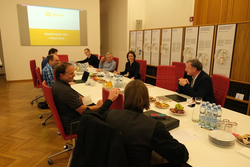 The administrative and scientific boards of the Neuron Endowment Fund met and approved the plan for 2022