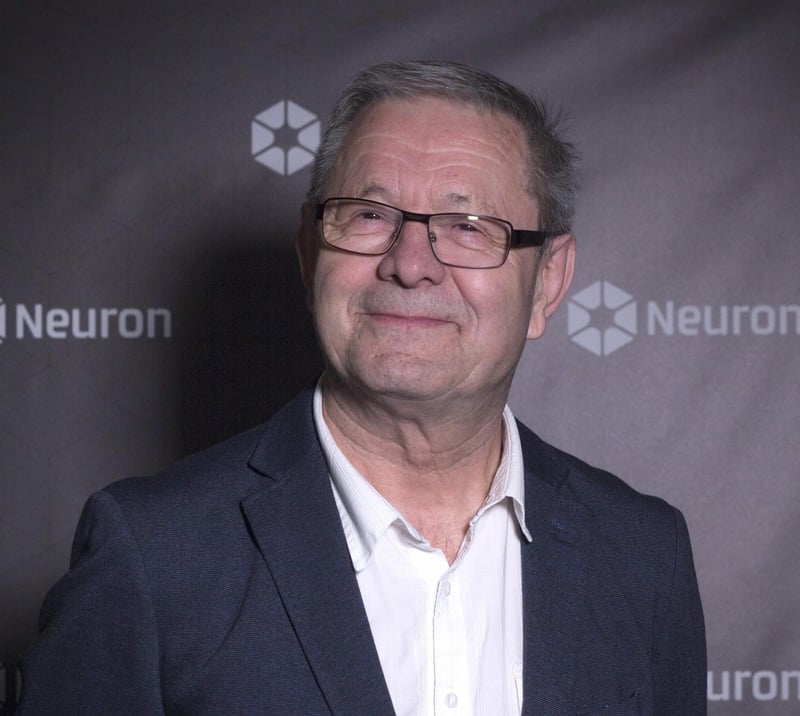 Pavel Hobza and Pavel Jelínek described the observation of sigma holes for Science